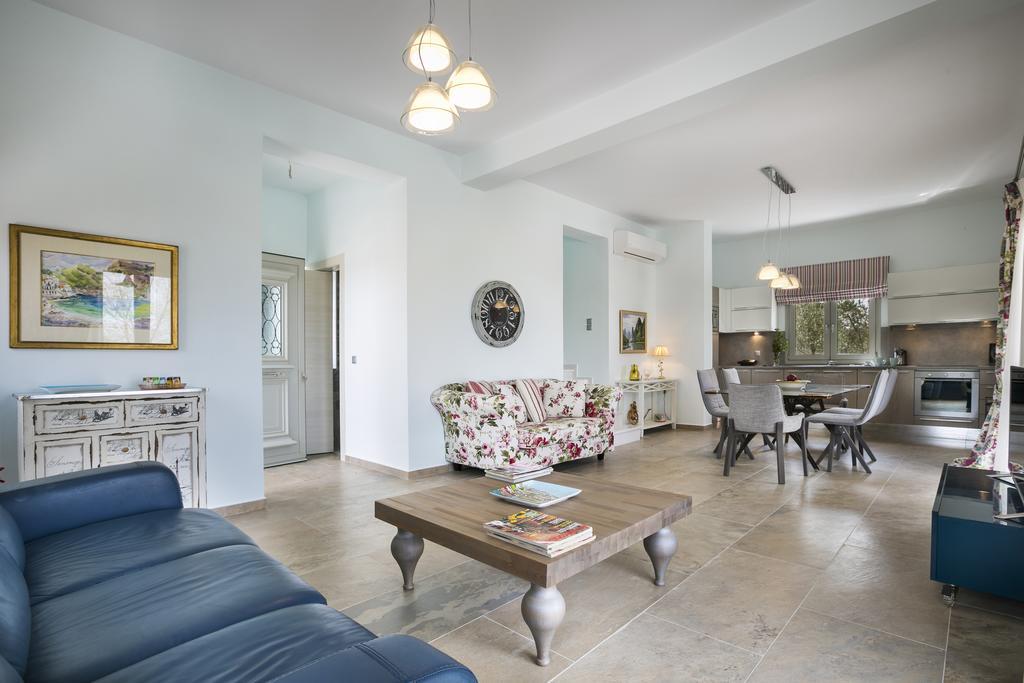 Afrodite Luxury Villa Svoronata Exterior photo