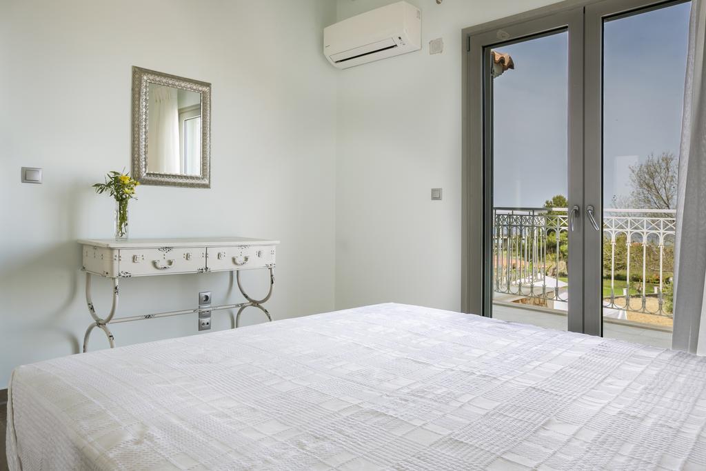 Afrodite Luxury Villa Svoronata Exterior photo