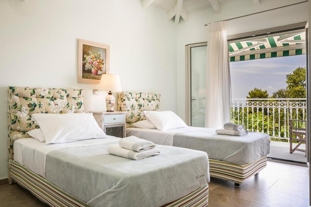 Afrodite Luxury Villa Svoronata Exterior photo
