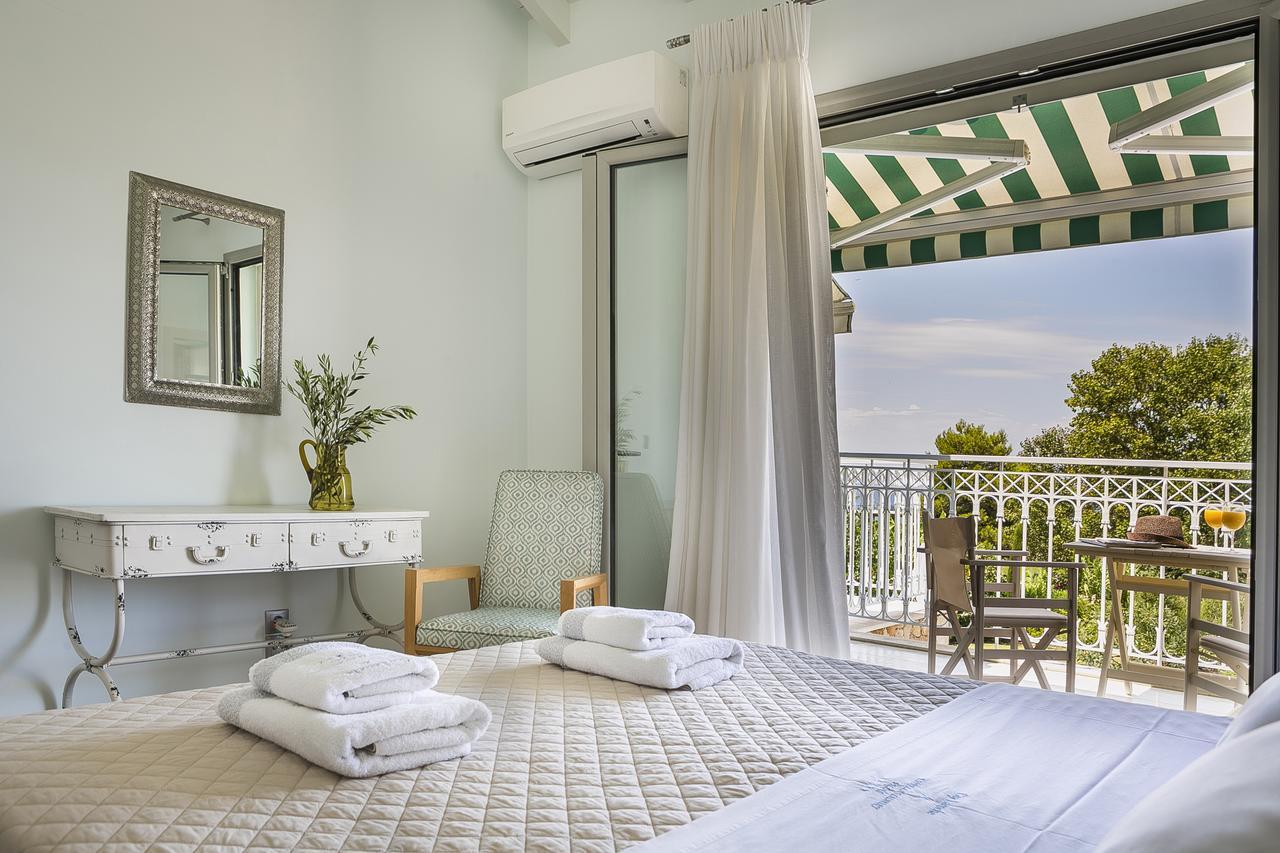 Afrodite Luxury Villa Svoronata Exterior photo